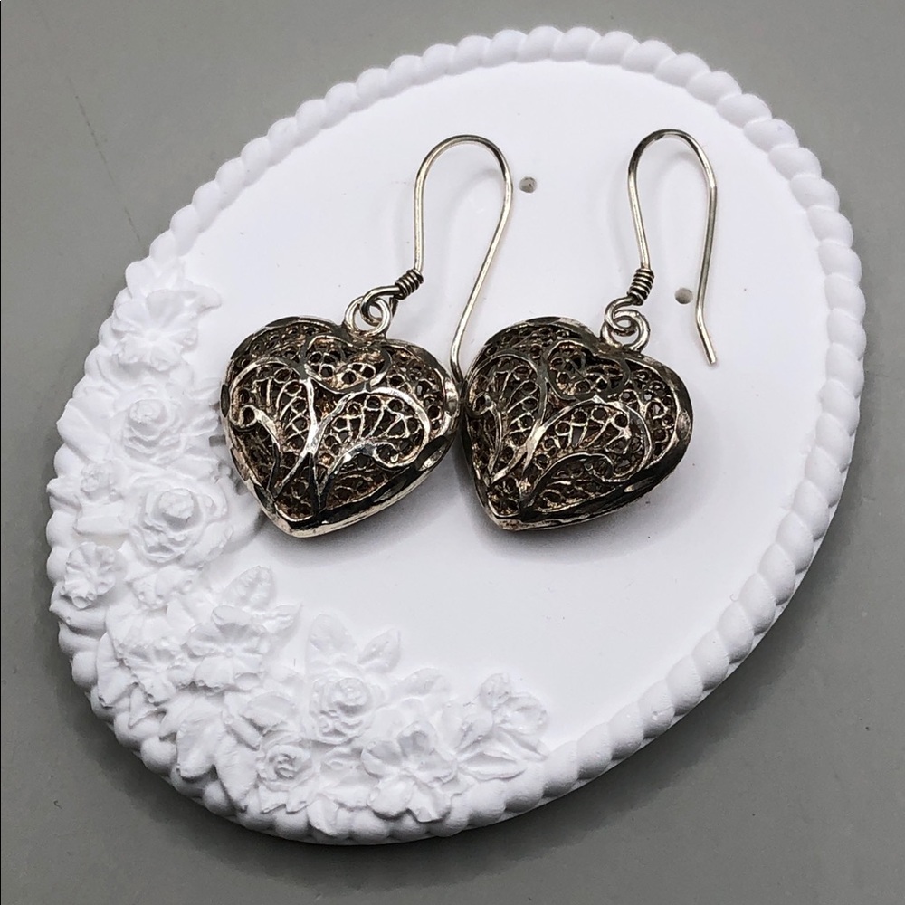 VINTAGE Fillagree Puff  Puffy Heart Sterling Silver 925 Earrings Fine Jewelry.